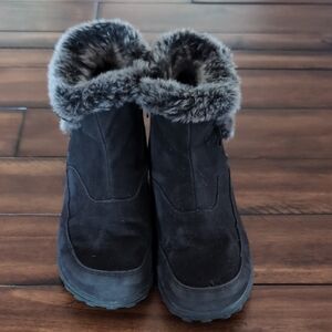 Black Fur-Lined Winter Boots